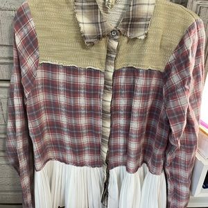 Gimmicks BKE Plaid and layered top from Buckle